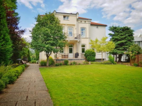 Отель Einzigartige Jugendstil-Villa im Herzen von Kassel, Казель